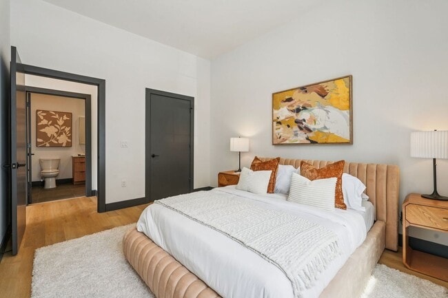 Photo - Lexington on Broadway