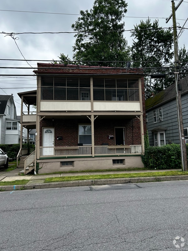 Building Photo - 717 Mercer Ave Rental