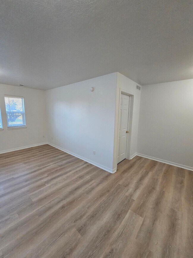 Country Lane Apartments