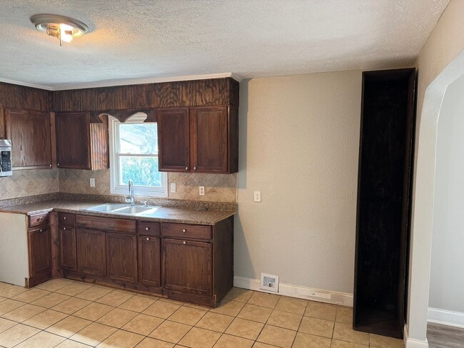 Photo - 5752 Edmeston Dr