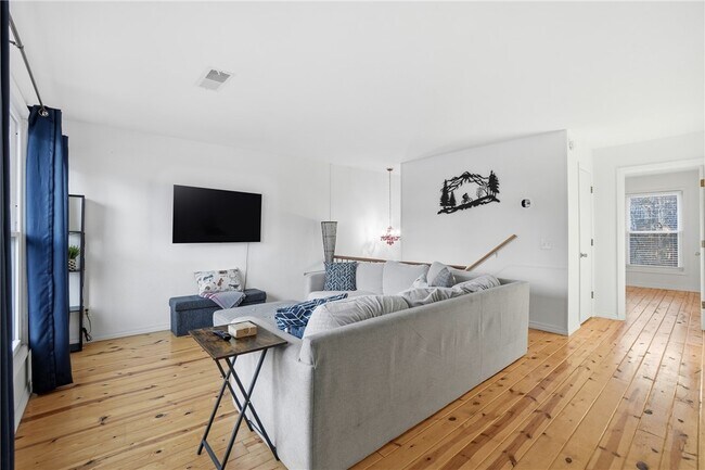 Photo - 10 Dogwood Dr