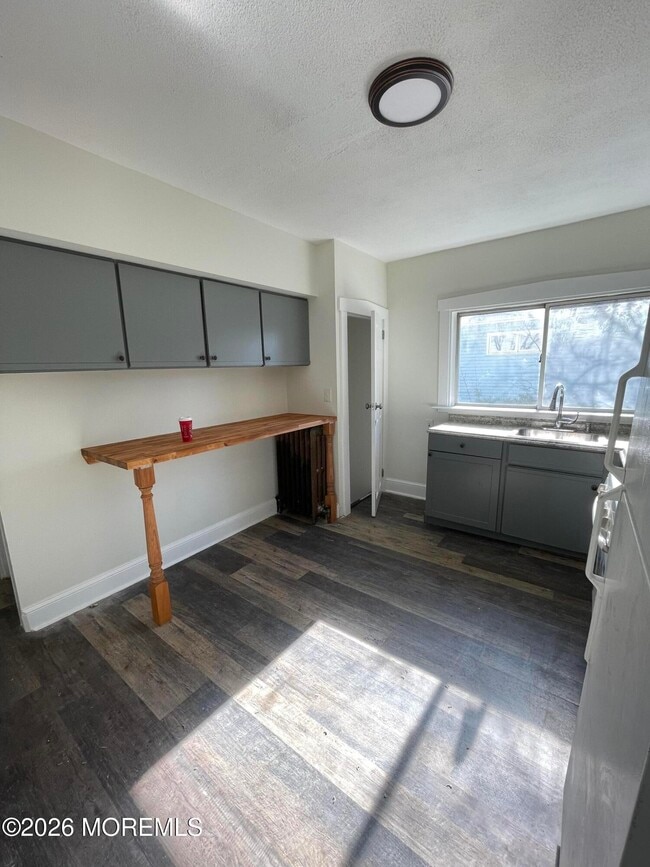 37 E Gloucester Pike