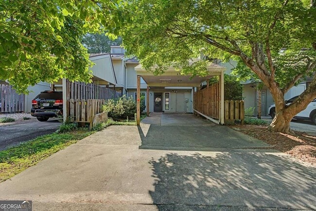 Building Photo - 6350 Hawthorne Terrace