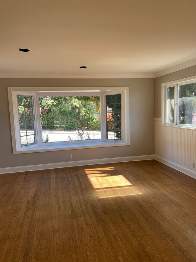 Photo - Beautiful Home in the Ventura Foothills