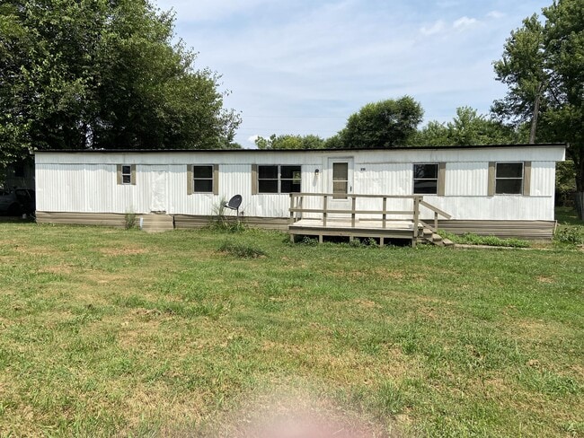 Building Photo - 210 Stinson Dr Rental