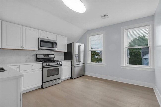 Building Photo - 131 Wendell St Unit 3 Rental