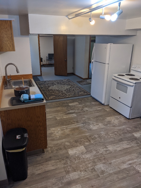 Building Photo - 109 S 8th Ave Rental