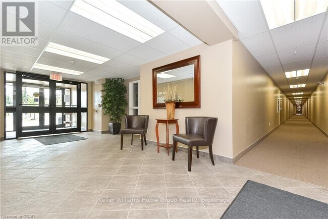 Photo - 625 St David St N Unit 208