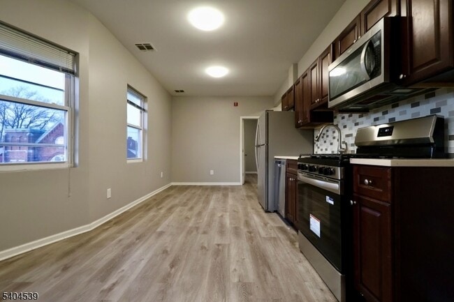 Photo - 456 Avon Ave Unidad 3L