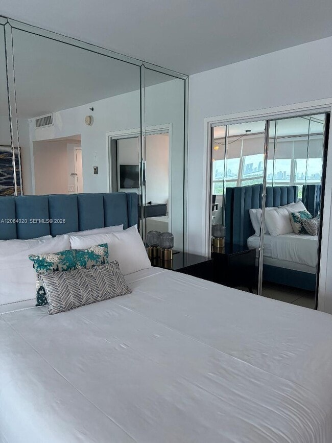 Photo - 5445 Collins Ave Unit 1109