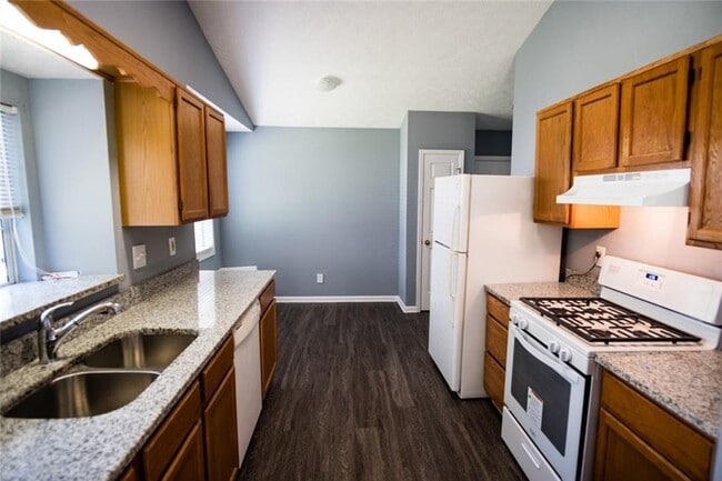 Photo - 4885 Streamside Dr