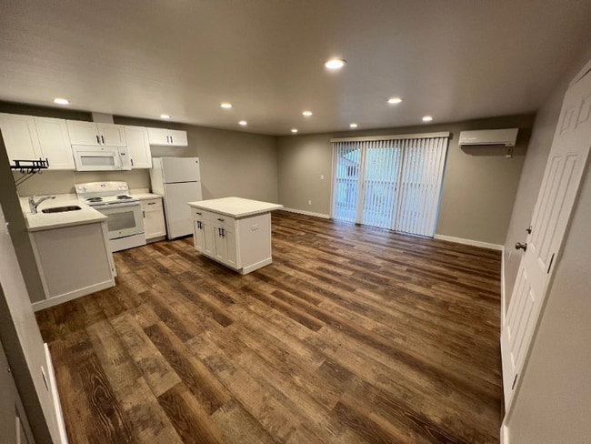 Photo - 2400 20th Ave NW Unidad 11D