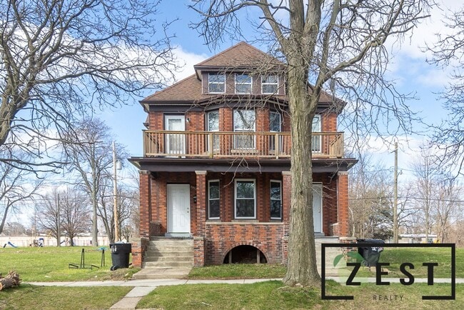 Building Photo - 2977 Canton St Unit 2973 Canton- Lower