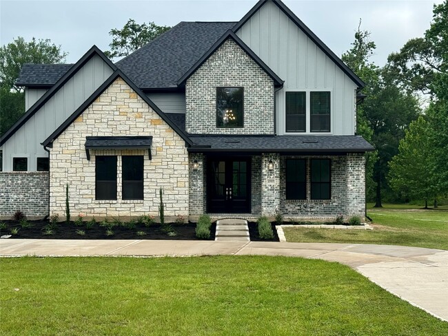 Building Photo - 40915 Friartuck Dr