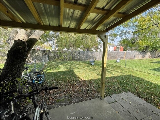 1521 Hillside Dr Unidad CS