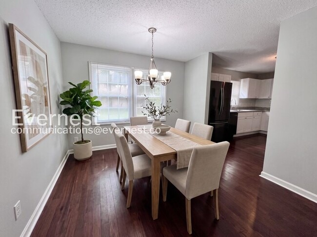 Photo - 400 Wilcrest Dr