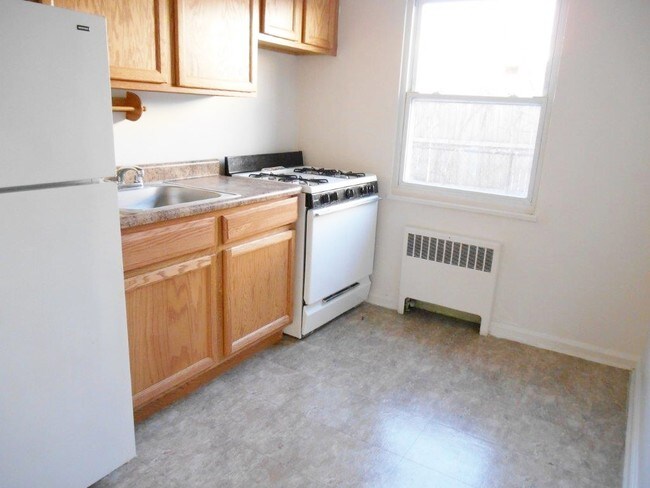 Cocina - First Property Mngmt-South Elmora Apartments