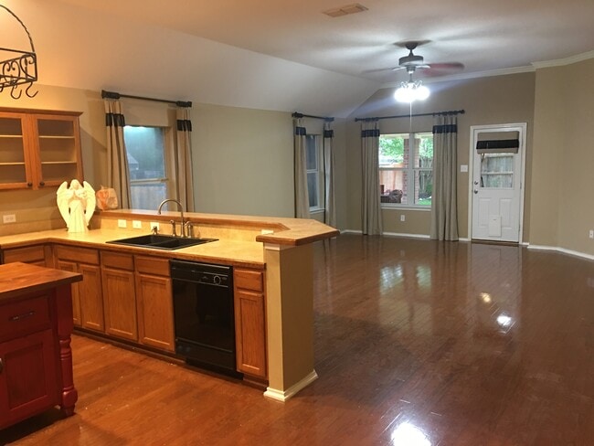 Photo - 6321 Pinehurst Dr