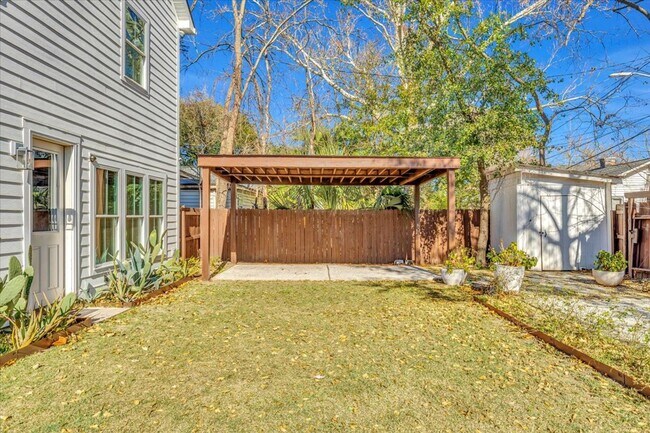 Photo - Downtown 4 bedroom home