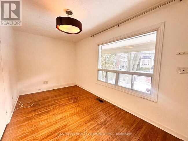 Photo - 135 Kenwood Ave