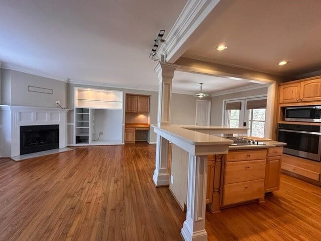 Photo - 1716 Mohawk Pl SE