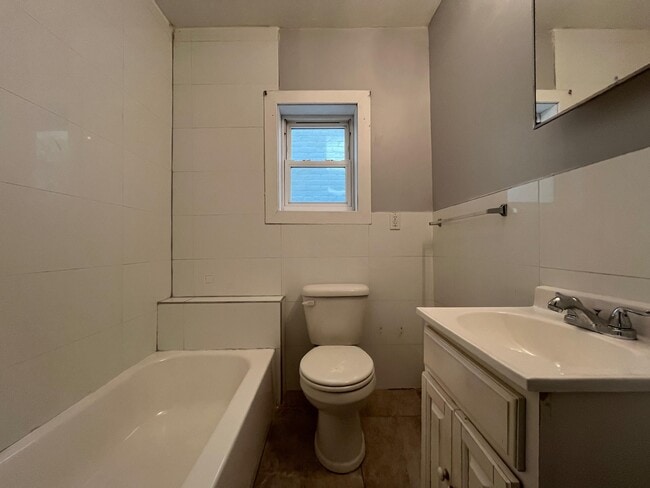 Photo - 29 Bartholdi Ave Unidad 1st Fl