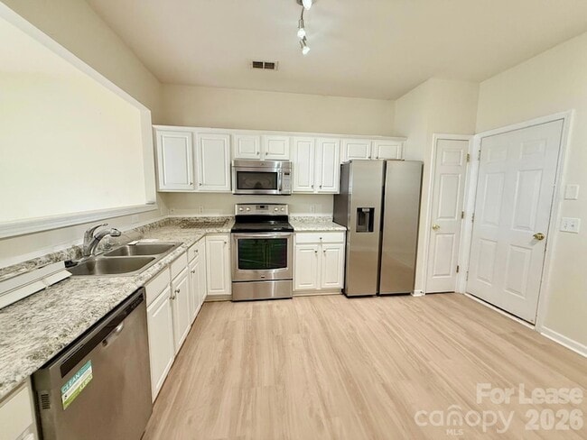 Photo - 10212 Garmoyle St