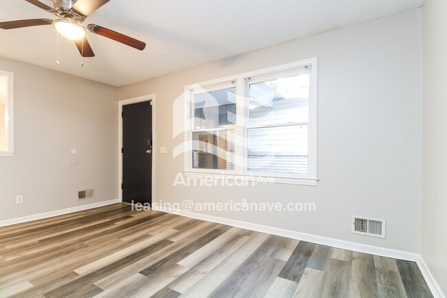 Photo - 410 Ravenscroft Rd