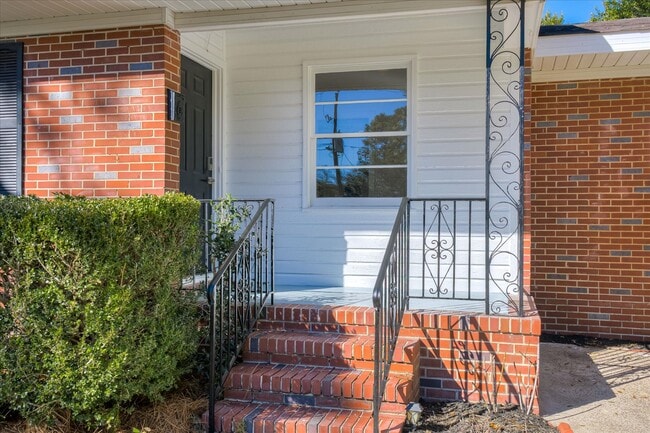 Photo - 1613 Pendleton Rd