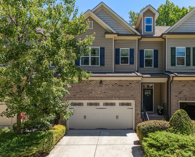 Building Photo - Convenient Carrboro Living in a Spacious 4 Bedroom Home