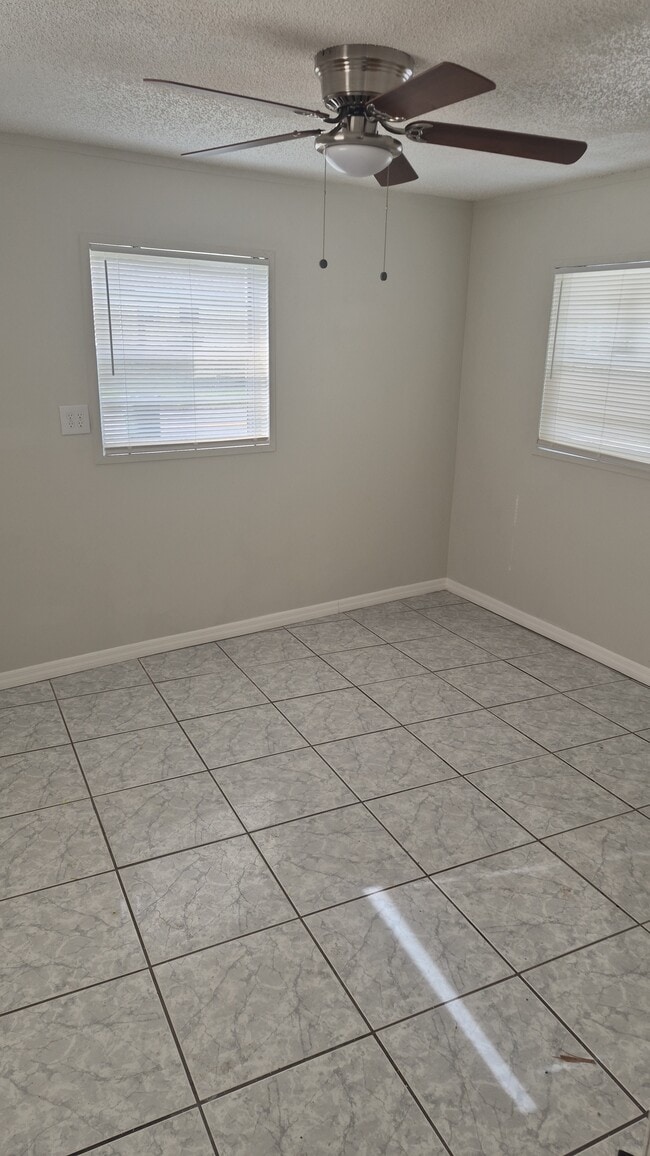 Extra Room (5th Bedroom, office space) - 1613 Stocking St