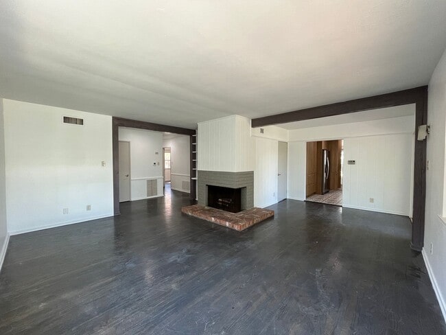 Photo - Sherman Oaks 3+2 w/bonus room + upgrades on cul-de-sac lot!