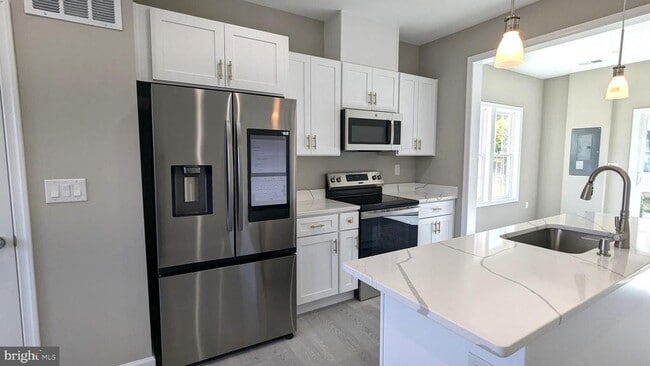 Photo - 2251 Papermill Rd