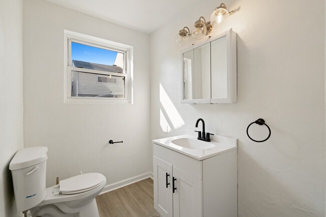 Photo - 1313 Lowrie St