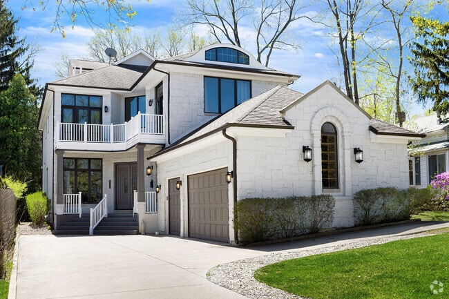 Building Photo - 2117 Wilmette Ave Rental