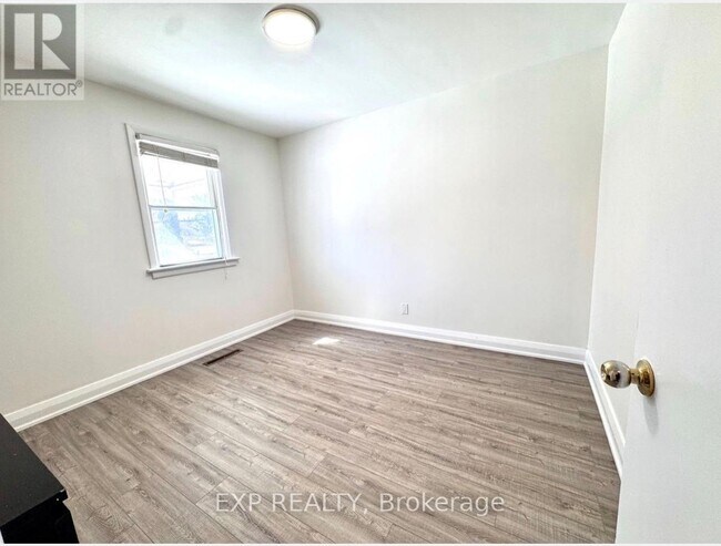 Photo - 119 Earlton Rd