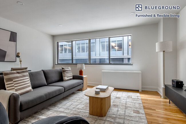 Building Photo - 123 E 54th St Rental