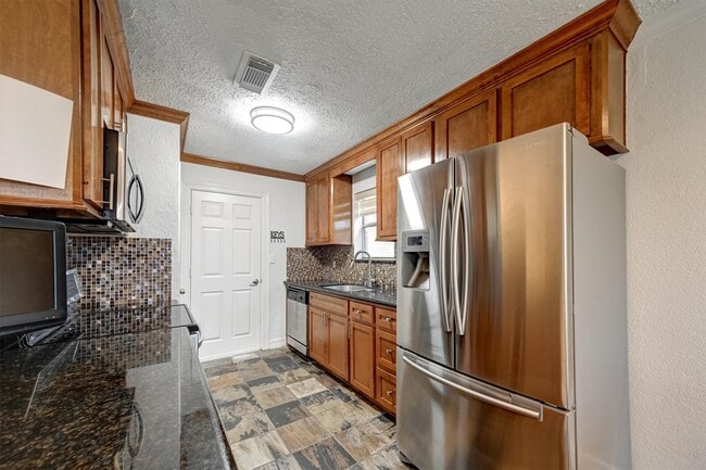 Photo - 10118 Fernstone Ln
