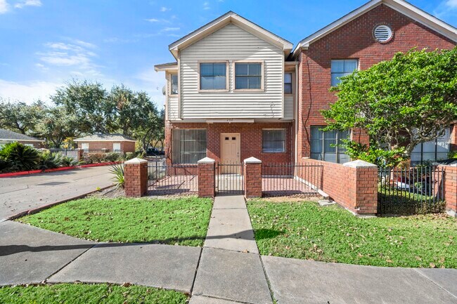 Building Photo - 1103 Dulles Ave Unit 202