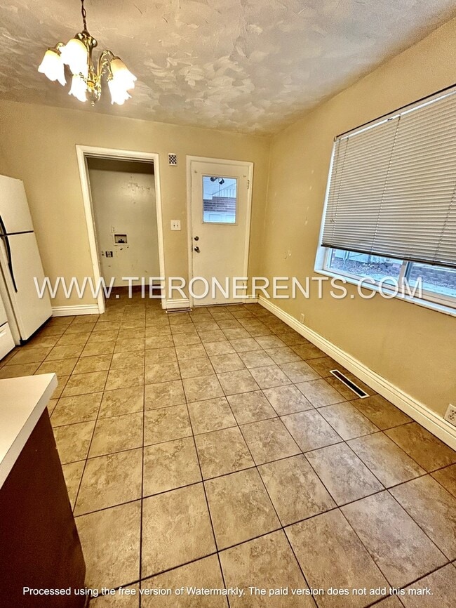 Photo - Spacious 3 bed/1 bath in great location!