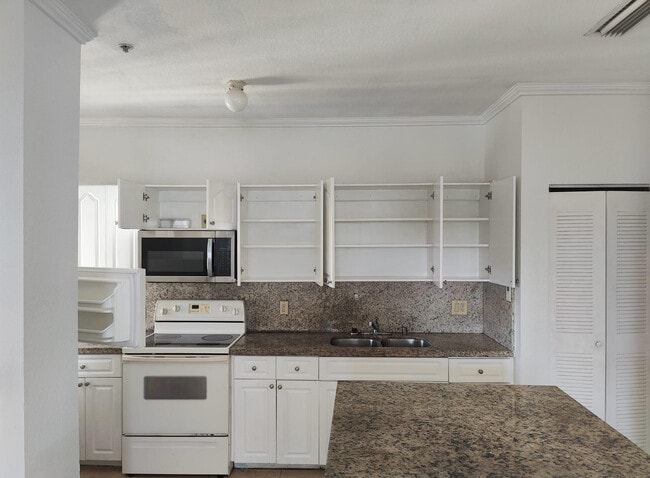 Photo - 629 SW 2nd St