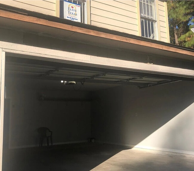 Building Photo - 12242 W Village Dr Rental