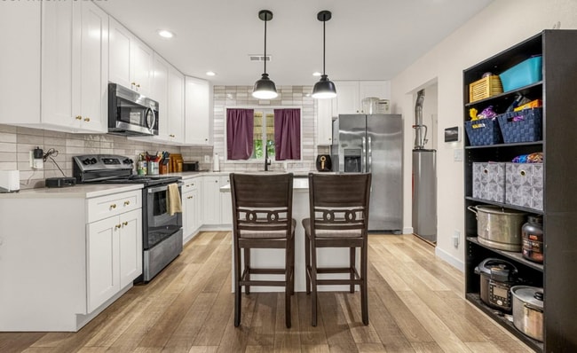 Photo - 601 Hackberry Dr