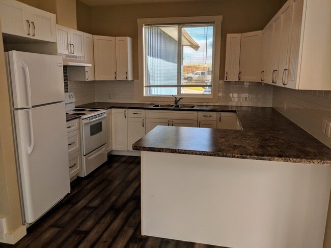 8808 17 St