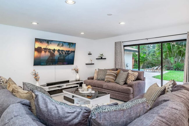 Photo - 830 SW 14th Ct Unidad SI FL1-ID1475653P