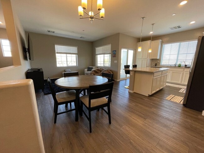 Photo - 8591 Insignia Ave