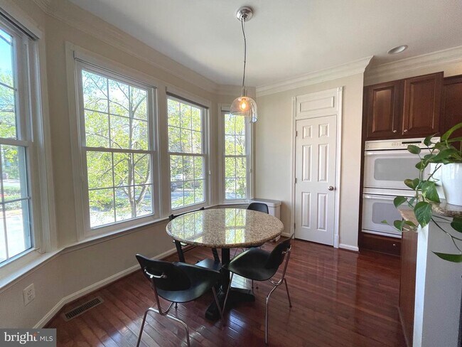 Photo - 102 Lounsbury Pl