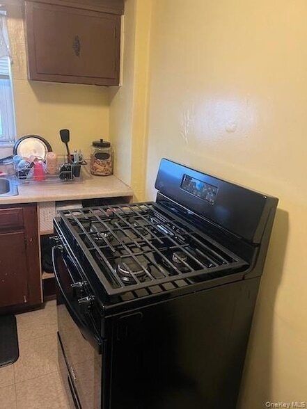 Building Photo - 66 Lee Ave Unit First Floor