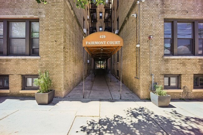 Building Photo - 429 Fairmount Ave Unit 104