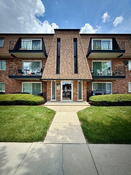 Building Photo - 10715 Keating Ave